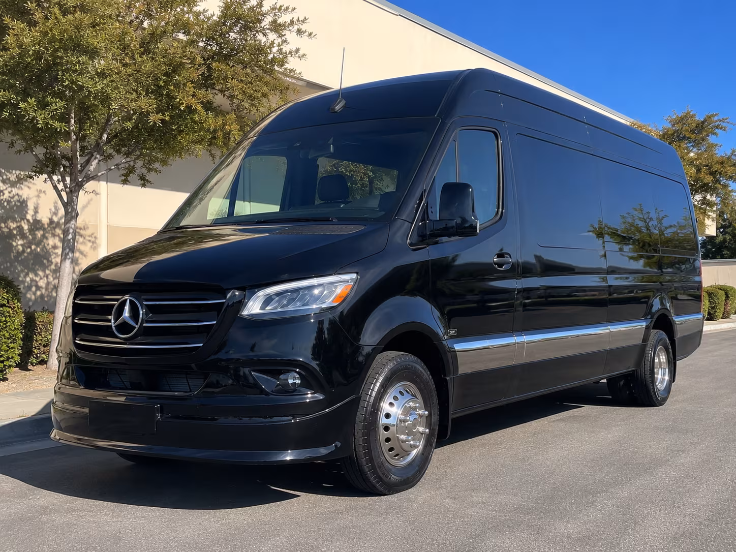 arlington 8 passenger sprinter van