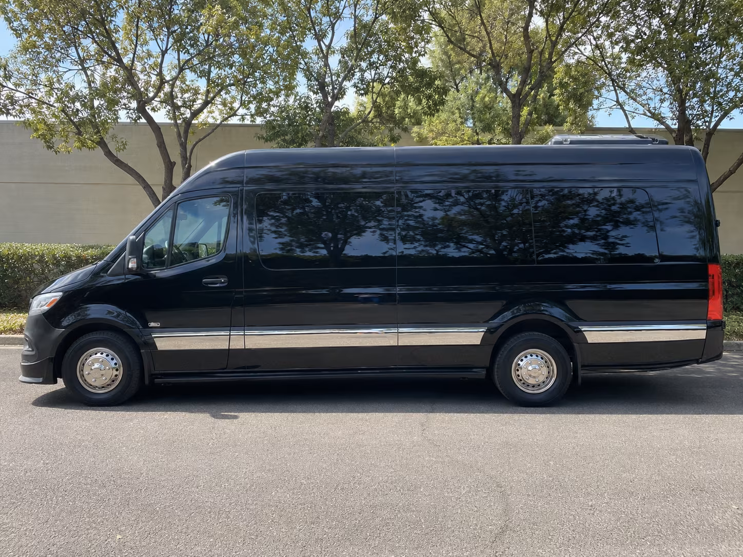 find the perfect transportation for your next corporate event 1